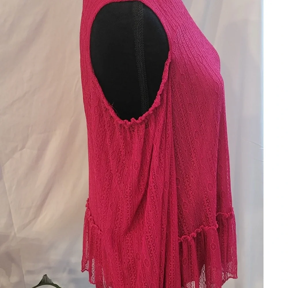 Ro & De‎ Women Magenta Pink Lace Cold Shoulder Mock Neck Ruffle Blouse Large